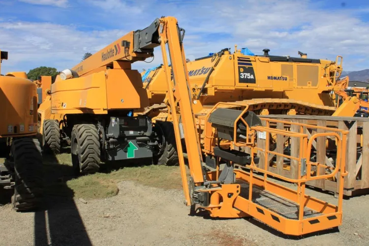 Photo #5 of REEQUIP SOLUTIONS - (24) 2015 HAULOTTE BOOM LIFTS