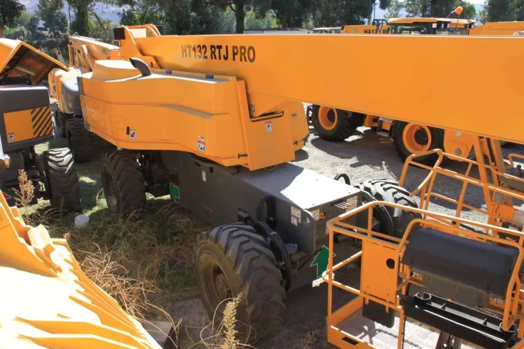 Photo #24 of REEQUIP SOLUTIONS - (24) 2015 HAULOTTE BOOM LIFTS