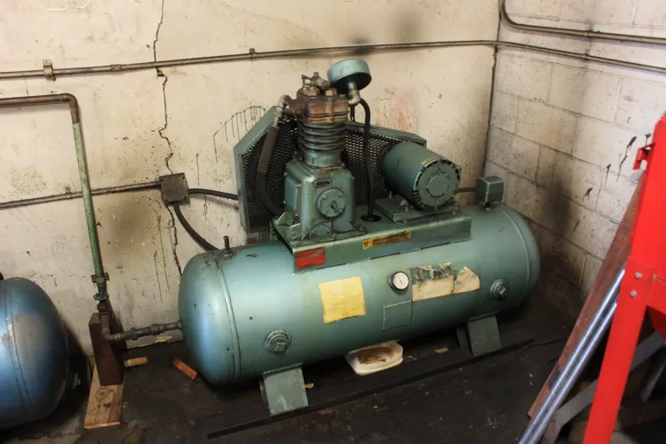 Photo #28 of JAMES HIGBY ENGINEERING - CNC TURRET PUNCH, PRESSES, VERTICAL MILLS, LATHE, SAWS, SURFACE GRINDERS, FORKLIFTS, CNC WIRE EDM, CMM & ALL PLANT SUPPORT ASSETS