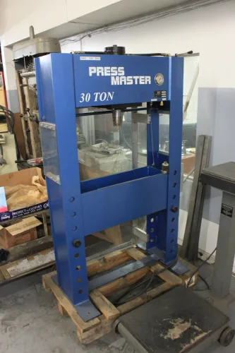 Photo #59 of JAMES HIGBY ENGINEERING - CNC TURRET PUNCH, PRESSES, VERTICAL MILLS, LATHE, SAWS, SURFACE GRINDERS, FORKLIFTS, CNC WIRE EDM, CMM & ALL PLANT SUPPORT ASSETS