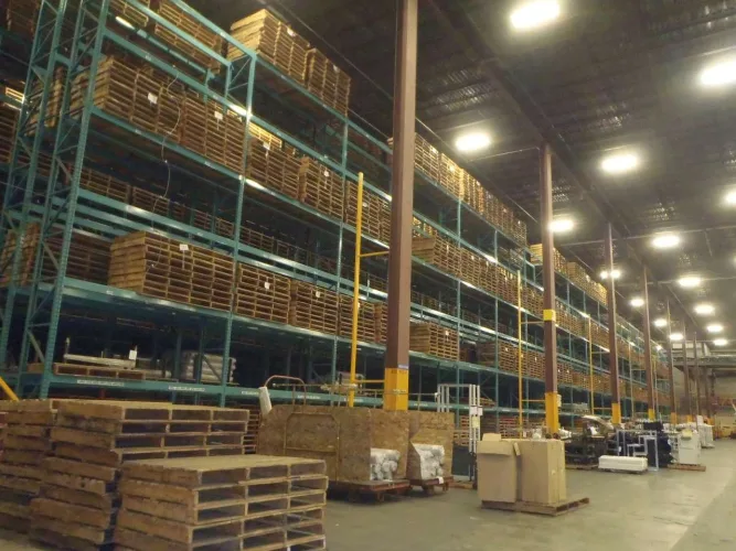 Photo #4 of SEARS CANADA INC - MONTREAL - MOBILE AND WAREHOUSING EQUIPMENT FROM SEARS CANADA DISTRIBUTION CENTERS