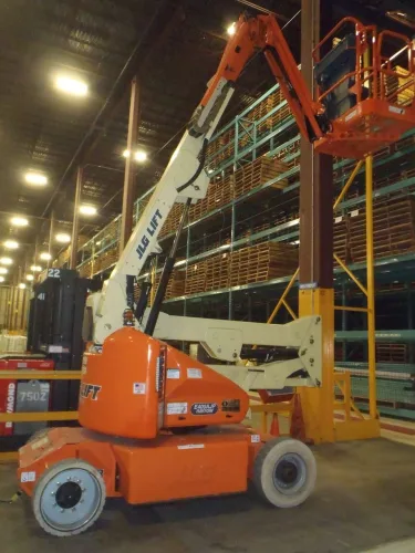 Photo #5 of SEARS CANADA INC - MONTREAL - MOBILE AND WAREHOUSING EQUIPMENT FROM SEARS CANADA DISTRIBUTION CENTERS