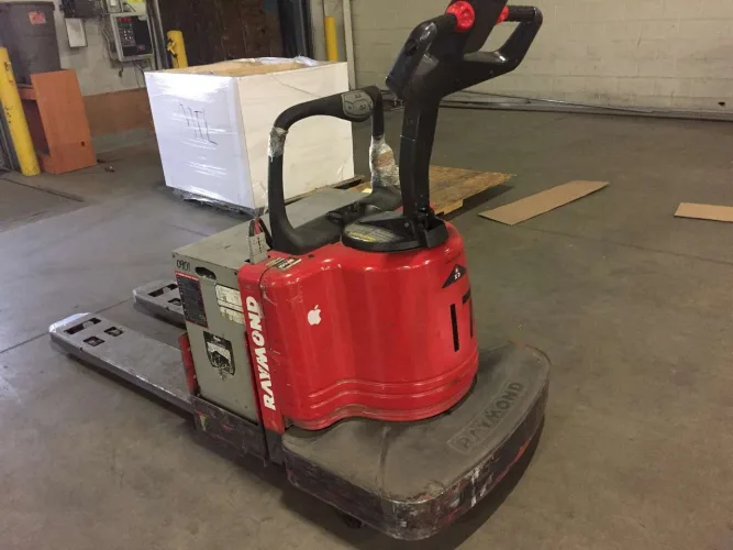 Photo #4 of SEARS CANADA INC - CALGARY - MOBILE AND WAREHOUSING EQUIPMENT FROM SEARS CANADA DISTRIBUTION CENTERS