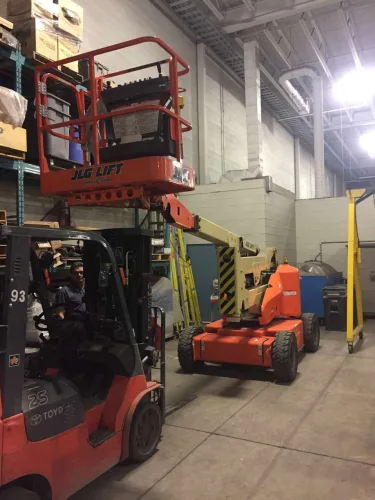 Photo #16 of SEARS CANADA INC - CALGARY - MOBILE AND WAREHOUSING EQUIPMENT FROM SEARS CANADA DISTRIBUTION CENTERS