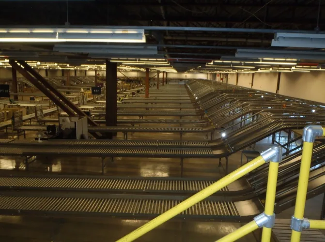 Photo #5 of SEARS CANADA INC - BELLEVILLE - 1.5 MILLION SQ' DISTRIBUTION FACILITY