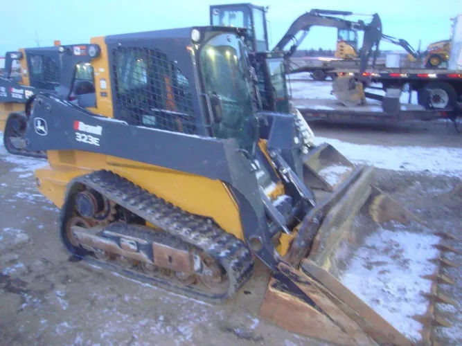 Photo #5 of BLUEBIRD CONTRACTING SERVICES (A DIVISION OF TROTTER & MORTON LIMITED) - LATE MODEL CONSTRUCTION EQUIPMENT