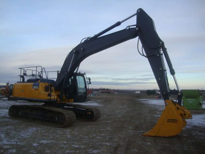 Photo #112 of BLUEBIRD CONTRACTING SERVICES (A DIVISION OF TROTTER & MORTON LIMITED) - LATE MODEL CONSTRUCTION EQUIPMENT