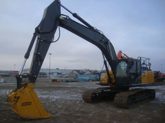 Photo #116 of BLUEBIRD CONTRACTING SERVICES (A DIVISION OF TROTTER & MORTON LIMITED) - LATE MODEL CONSTRUCTION EQUIPMENT