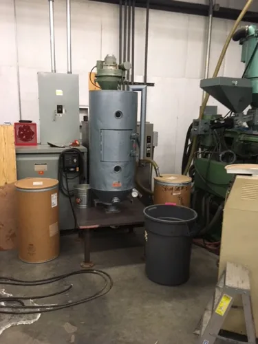 Photo #5 of PRECISION CUSTOM MOLDERS - (3) CINCINNATI MILACRON INJECTION MOLDING MACHINES UP TO 1,000 TON, (7) REED INJECTION MOLDING MACHINES UP TO 550 TON, KITAMURA MYCENTER-4 CNC MACHINING CENTER, GRANULATORS, HOPPERS & MORE...