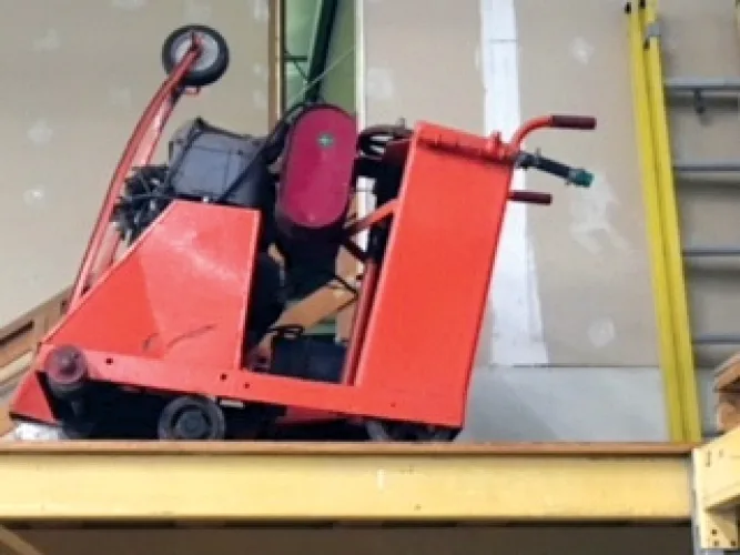 Photo #158 of PRECISION CUSTOM MOLDERS - (3) CINCINNATI MILACRON INJECTION MOLDING MACHINES UP TO 1,000 TON, (7) REED INJECTION MOLDING MACHINES UP TO 550 TON, KITAMURA MYCENTER-4 CNC MACHINING CENTER, GRANULATORS, HOPPERS & MORE...