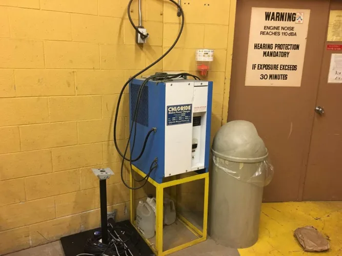 Photo #8 of SEARS DATA CENTER ASSETS - LOW HOUR BACKUP GENERATORS, SERVER, OFFICE AND CAFETERIA EQUIPMENT