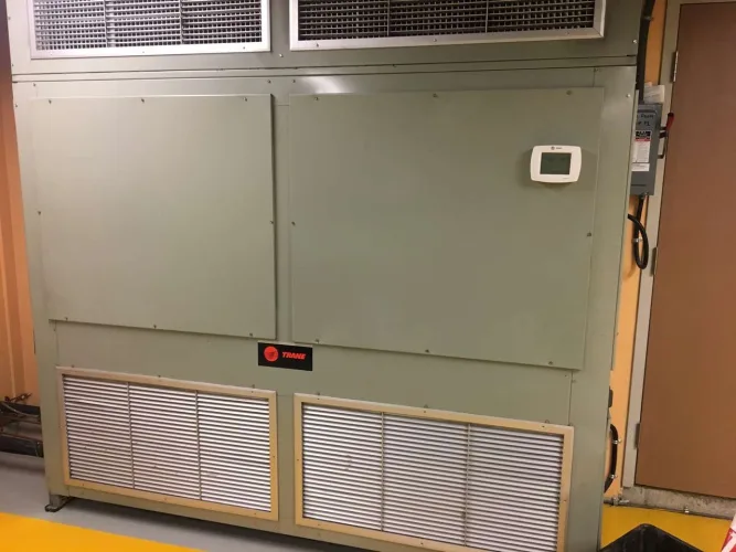 Photo #21 of SEARS DATA CENTER ASSETS - LOW HOUR BACKUP GENERATORS, SERVER, OFFICE AND CAFETERIA EQUIPMENT