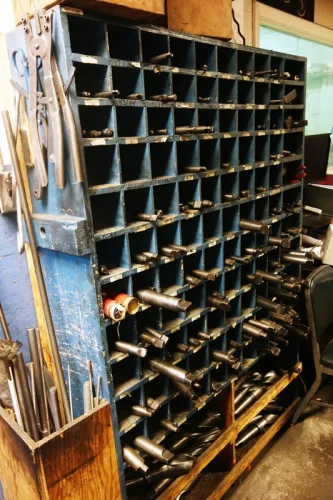 Photo #9 of TORONTO MACHINE & TOOL CO LTD, FEATURING: LATE MODEL CNC MACHINING EQUIPMENT FEATURING CNC BORING MILLS, MACHINING CENTERS AND LATHES TO 2013