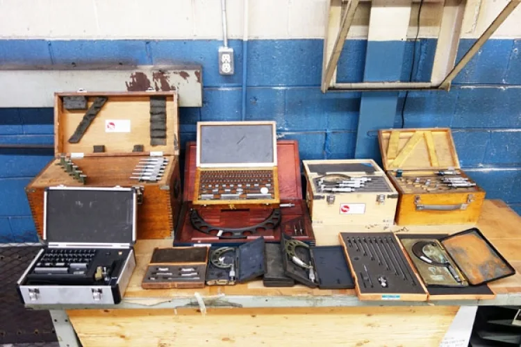 Photo #12 of TORONTO MACHINE & TOOL CO LTD, FEATURING: LATE MODEL CNC MACHINING EQUIPMENT FEATURING CNC BORING MILLS, MACHINING CENTERS AND LATHES TO 2013