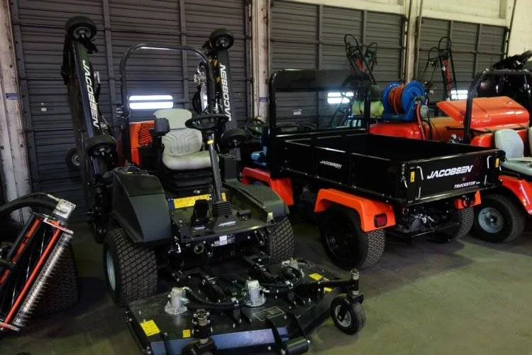 Photo #9 of BY ORDER OF U.S. BANKRUPTCY COURT CASE #: 18-60249-RBK - C&M AIR COOLED ENGINES - TX, FEATURING: NEW/DEMO/USED: COMMERCIAL ROTARY, FAIRWAY, RIDING & WALKING GREENS MOWERS, AERATORS, SOD CUTTERS & MORE