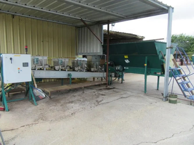 Photo #2 of GARDENS ALIVE FARMS - NC (EQUIPMENT AND LIVE PLANT INVENTORY) - 453 ACRE FARM SPECIALIZING IN SMALL FRUITS, GROUND COVERS, PERENNIALS AND ROSES, INCLUDING LARGE QUANTITY OF TRUCKS, TRAILERS & TRACTORS, JOHN DEERE & MASSEY FERGUSON TRACTORS, IRRIGATION
