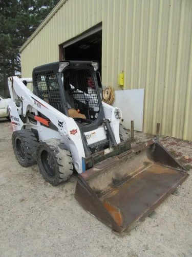 Photo #8 of GARDENS ALIVE FARMS - NC (EQUIPMENT AND LIVE PLANT INVENTORY) - 453 ACRE FARM SPECIALIZING IN SMALL FRUITS, GROUND COVERS, PERENNIALS AND ROSES, INCLUDING LARGE QUANTITY OF TRUCKS, TRAILERS & TRACTORS, JOHN DEERE & MASSEY FERGUSON TRACTORS, IRRIGATION