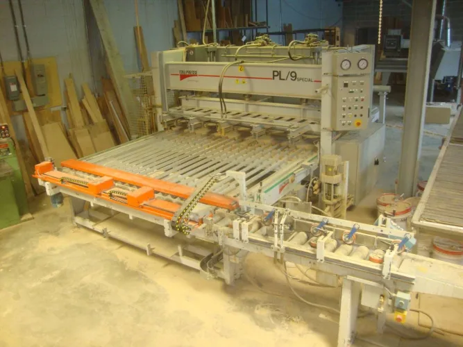 Photo #20 of RITE STYLE MANUFACTURING LTD - WOODWORKING EQUIPMENT AUCTION, INCLUDING (3) ROUTERS, (4) SANDERS, MOULDER, BEAM SAW, (2) RIP SAWS, SHAPERS & MORE