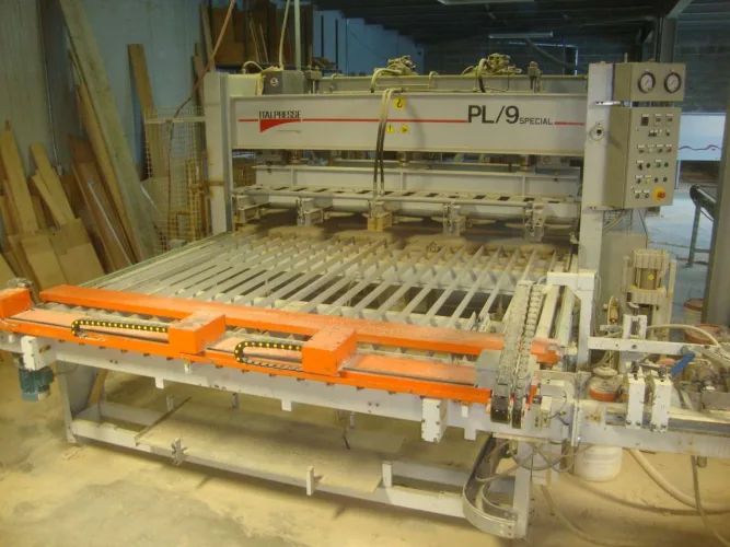 Photo #21 of RITE STYLE MANUFACTURING LTD - WOODWORKING EQUIPMENT AUCTION, INCLUDING (3) ROUTERS, (4) SANDERS, MOULDER, BEAM SAW, (2) RIP SAWS, SHAPERS & MORE