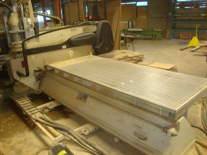 Photo #30 of RITE STYLE MANUFACTURING LTD - WOODWORKING EQUIPMENT AUCTION, INCLUDING (3) ROUTERS, (4) SANDERS, MOULDER, BEAM SAW, (2) RIP SAWS, SHAPERS & MORE