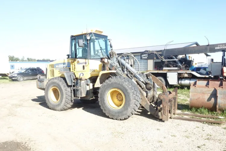 Photo #2 of CANADA NORTH GROUP/ CAMCORP STRUCTURES LTD - LARGE RECEIVERSHIP AUCTION OF A MAJOR CAMP STRUCTURES & SERVICES COMPANY, FEATURING: LATE-MODEL CONSTRUCTION/ERECTION EQUIPMENT & MODULAR/SKIDDED CAMP TRAILERS