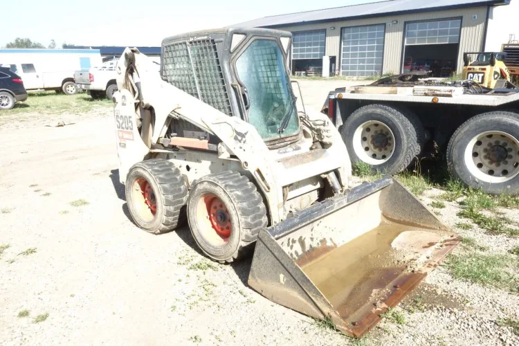 Photo #15 of CANADA NORTH GROUP/ CAMCORP STRUCTURES LTD - LARGE RECEIVERSHIP AUCTION OF A MAJOR CAMP STRUCTURES & SERVICES COMPANY, FEATURING: LATE-MODEL CONSTRUCTION/ERECTION EQUIPMENT & MODULAR/SKIDDED CAMP TRAILERS