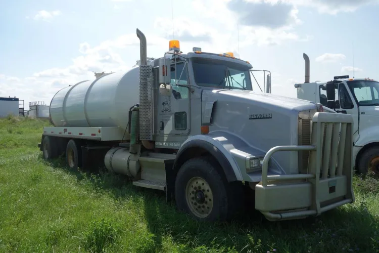 Photo #56 of CANADA NORTH GROUP/ CAMCORP STRUCTURES LTD - LARGE RECEIVERSHIP AUCTION OF A MAJOR CAMP STRUCTURES & SERVICES COMPANY, FEATURING: LATE-MODEL CONSTRUCTION/ERECTION EQUIPMENT & MODULAR/SKIDDED CAMP TRAILERS