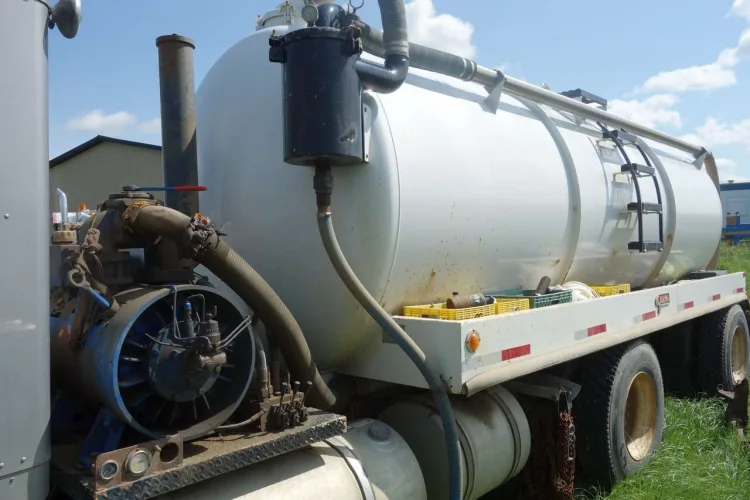 Photo #57 of CANADA NORTH GROUP/ CAMCORP STRUCTURES LTD - LARGE RECEIVERSHIP AUCTION OF A MAJOR CAMP STRUCTURES & SERVICES COMPANY, FEATURING: LATE-MODEL CONSTRUCTION/ERECTION EQUIPMENT & MODULAR/SKIDDED CAMP TRAILERS