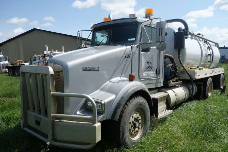 Photo #58 of CANADA NORTH GROUP/ CAMCORP STRUCTURES LTD - LARGE RECEIVERSHIP AUCTION OF A MAJOR CAMP STRUCTURES & SERVICES COMPANY, FEATURING: LATE-MODEL CONSTRUCTION/ERECTION EQUIPMENT & MODULAR/SKIDDED CAMP TRAILERS