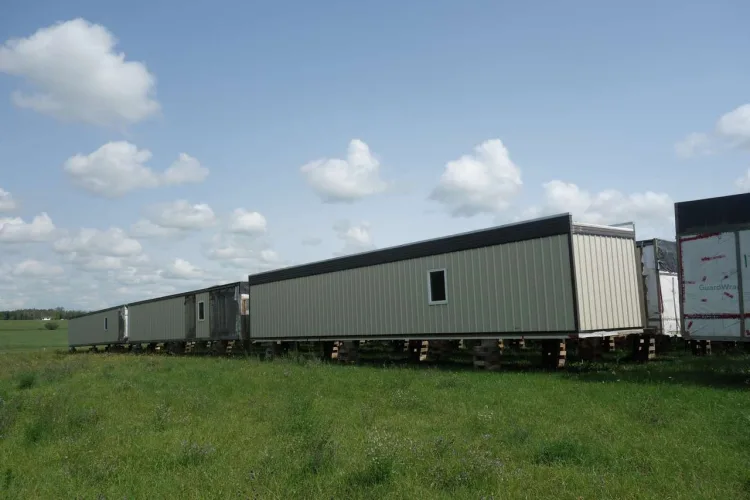 Photo #81 of CANADA NORTH GROUP/ CAMCORP STRUCTURES LTD - LARGE RECEIVERSHIP AUCTION OF A MAJOR CAMP STRUCTURES & SERVICES COMPANY, FEATURING: LATE-MODEL CONSTRUCTION/ERECTION EQUIPMENT & MODULAR/SKIDDED CAMP TRAILERS