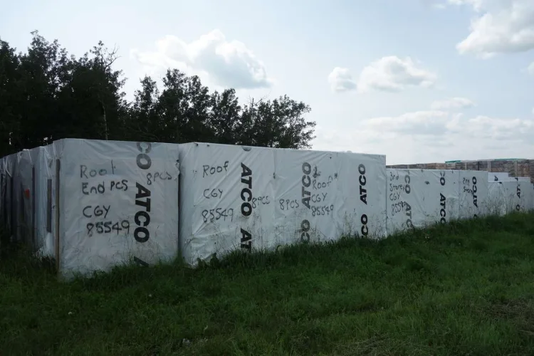 Photo #97 of CANADA NORTH GROUP/ CAMCORP STRUCTURES LTD - LARGE RECEIVERSHIP AUCTION OF A MAJOR CAMP STRUCTURES & SERVICES COMPANY, FEATURING: LATE-MODEL CONSTRUCTION/ERECTION EQUIPMENT & MODULAR/SKIDDED CAMP TRAILERS