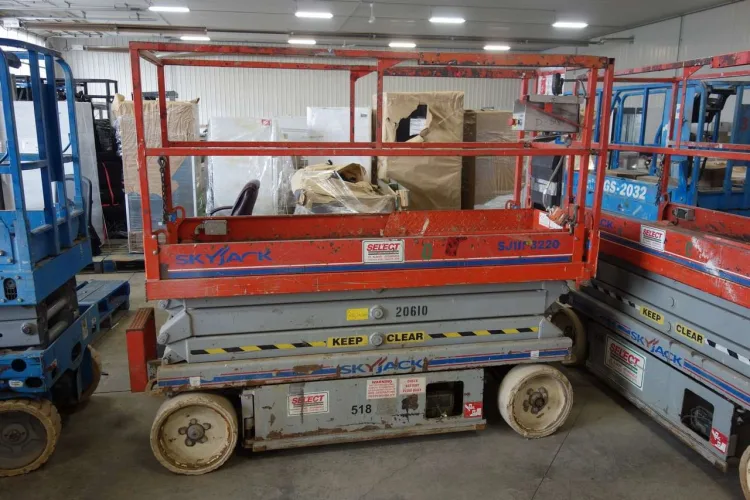 Photo #109 of CANADA NORTH GROUP/ CAMCORP STRUCTURES LTD - LARGE RECEIVERSHIP AUCTION OF A MAJOR CAMP STRUCTURES & SERVICES COMPANY, FEATURING: LATE-MODEL CONSTRUCTION/ERECTION EQUIPMENT & MODULAR/SKIDDED CAMP TRAILERS