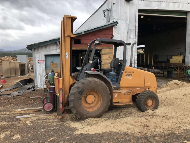 Photo #23 of NEWPAC FIBRE - LARGE/SMALL SAWMILL, FEATURING: LATE-MODEL WOOD PROCESSING/LOGGING EQUIPMENT
