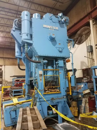 Photo #1 of (1990) 300 TON MINSTER HEVISTAMPER STRAIGHT SIDE DOUBLE CRANK VARI-SPEED PRESS & 16,000LB MINSTER SERVO FEED LINE & AIDA GAP FRAME 225-TON PRESS