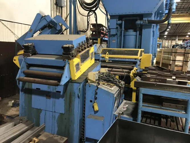 Photo #13 of (1990) 300 TON MINSTER HEVISTAMPER STRAIGHT SIDE DOUBLE CRANK VARI-SPEED PRESS & 16,000LB MINSTER SERVO FEED LINE & AIDA GAP FRAME 225-TON PRESS