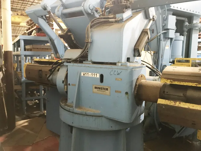 Photo #21 of (1990) 300 TON MINSTER HEVISTAMPER STRAIGHT SIDE DOUBLE CRANK VARI-SPEED PRESS & 16,000LB MINSTER SERVO FEED LINE & AIDA GAP FRAME 225-TON PRESS