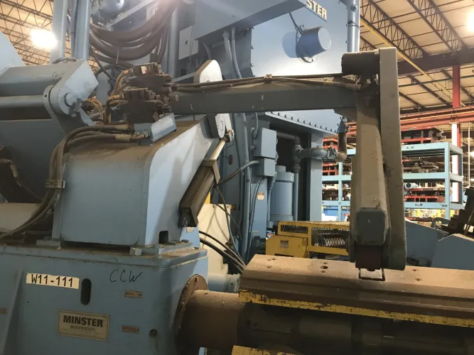 Photo #22 of (1990) 300 TON MINSTER HEVISTAMPER STRAIGHT SIDE DOUBLE CRANK VARI-SPEED PRESS & 16,000LB MINSTER SERVO FEED LINE & AIDA GAP FRAME 225-TON PRESS