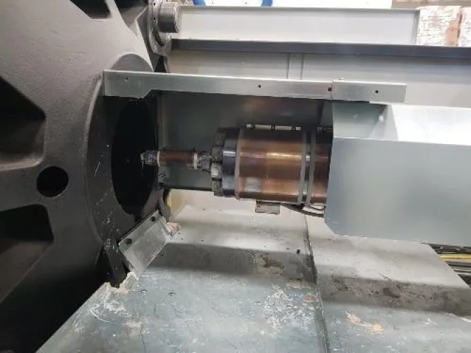 Photo #5 of 2009 330-TON CINCINNATI ROBOSHOT MDL: S2000I ELECTRIC INJECTION MOLDER & 2008 330-TON CINCINNATI ROBOSHOT MDL: S2000I-330B ELECTRIC INJECTION MOLDER