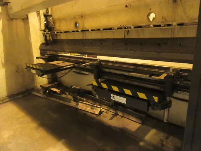 Photo #31 of ASSETS SURPLUS TO THE ONGOING OPERATIONS OF AMERICAN BUILDINGS COMPANY (A NUCOR COMPANY) - COMPLETE PURLIN LINE, BRADBURY SIDING & STANDING SEAM ROLLFORMERS, 33' X 225 TON PACIFIC CNC HYDRAULIC PRESS BRAKE - (2) 16'6" X 225 TON PACIFIC CNC HYDRAULIC
