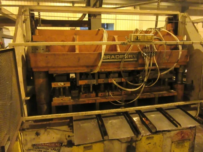 Photo #49 of ASSETS SURPLUS TO THE ONGOING OPERATIONS OF AMERICAN BUILDINGS COMPANY (A NUCOR COMPANY) - COMPLETE PURLIN LINE, BRADBURY SIDING & STANDING SEAM ROLLFORMERS, 33' X 225 TON PACIFIC CNC HYDRAULIC PRESS BRAKE - (2) 16'6" X 225 TON PACIFIC CNC HYDRAULIC