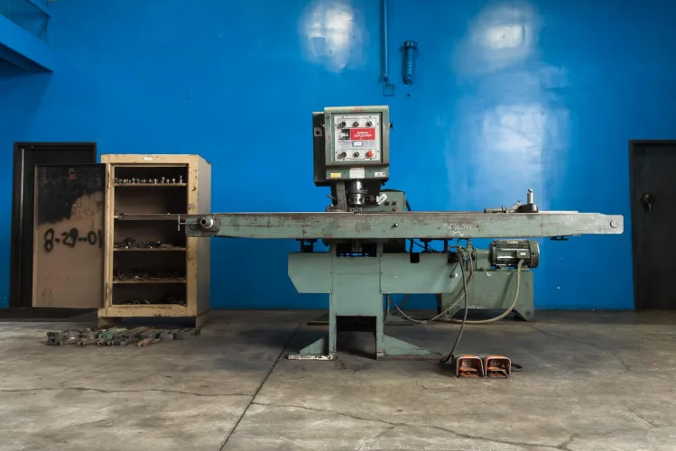 Photo #69 of FABRICATION & METALWORKING MACHINERY SALE - OVER 150 MACHINES! AIR COMPRESSORS/DRYERS/DUST COLLECTORS, ANGLE PLATES, ANGLE ROLL, BALANCING MACHINE, BEADER/CRIMPER, BEVELING MACHINE, BLAST CLEANING, BORING MILL, CENTERING MACHINES, CHIP WRINGER, COMPACTOR,