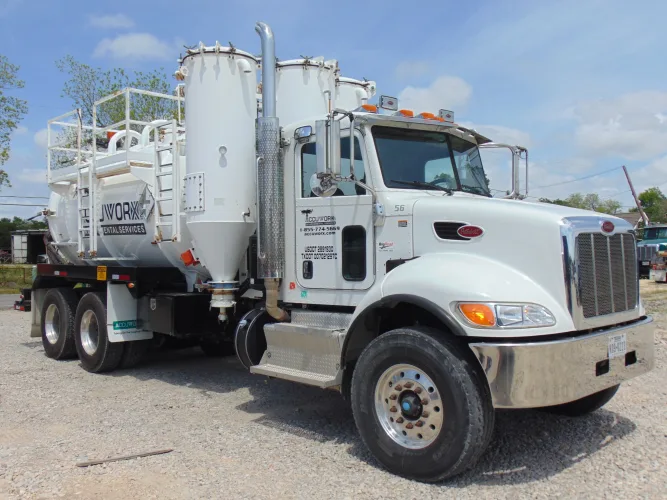 Photo #16 of LATE MODEL HYDRO EXCAVATION TRUCKS, ROLL-OFF TRUCKS & CONTAINERS, TRACTORS, RAILERS, PICKUP TRUCKS, BOATS, NITROGEN GENERATION TRAILER, FLUSH-BY RIG TRUCK, GANTRY CRANES & MORE! EQUIPMENT AS NEW AS 2017 - ACCUWORX ENVIRONMENTAL SERVICES