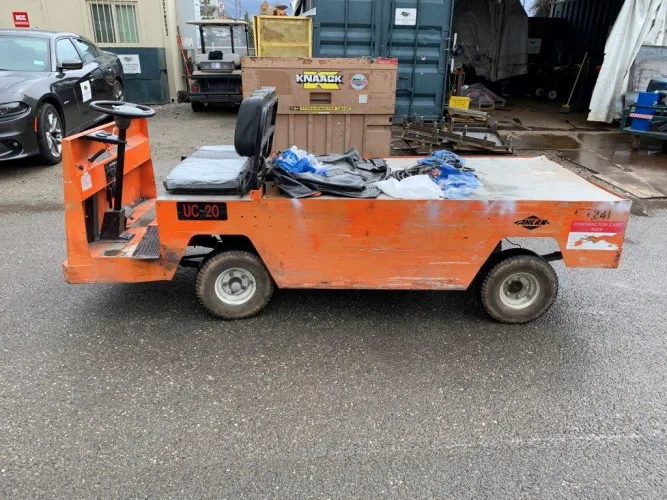 Photo #10 of ITEMS SURPLUS TO THE ONGOING OPERATIONS OF INTERNATIONAL INDUSTRIAL CONTRACTING, AN EXCEPTIONALLY MAINTAINED FLEET OF RIGGING EQUIPMENT - IICC