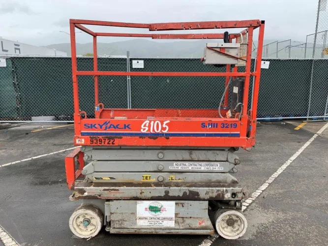 Photo #22 of ITEMS SURPLUS TO THE ONGOING OPERATIONS OF INTERNATIONAL INDUSTRIAL CONTRACTING, AN EXCEPTIONALLY MAINTAINED FLEET OF RIGGING EQUIPMENT - IICC