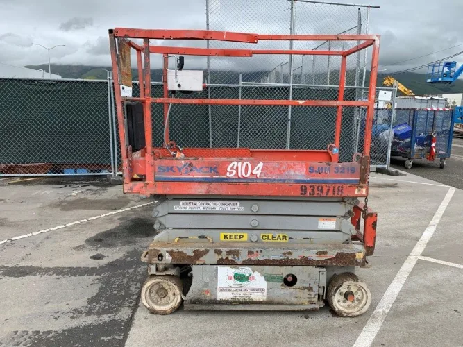 Photo #28 of ITEMS SURPLUS TO THE ONGOING OPERATIONS OF INTERNATIONAL INDUSTRIAL CONTRACTING, AN EXCEPTIONALLY MAINTAINED FLEET OF RIGGING EQUIPMENT - IICC