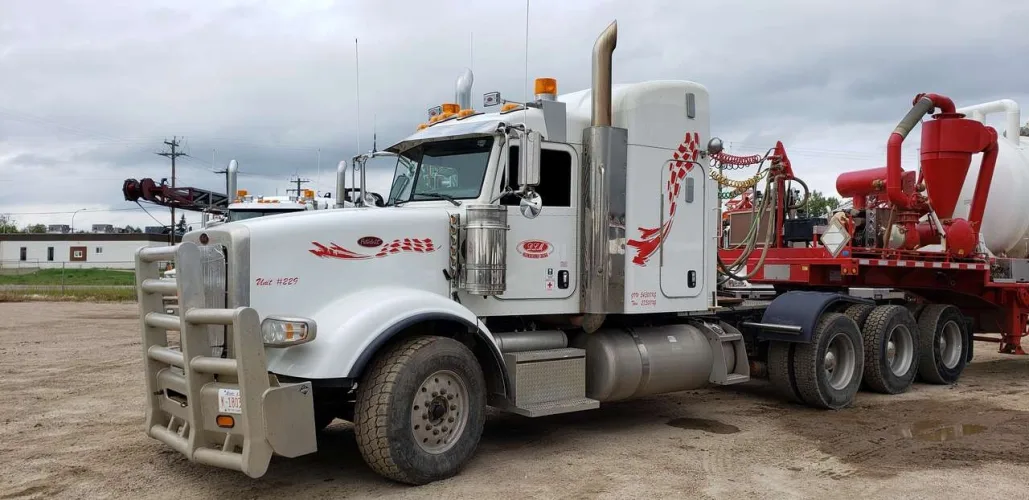 Photo #39 of TRUCKS AND TRAILERS USED IN THE OIL INDUSTRY - DLM OILFIELD ENTERPRISES LTD