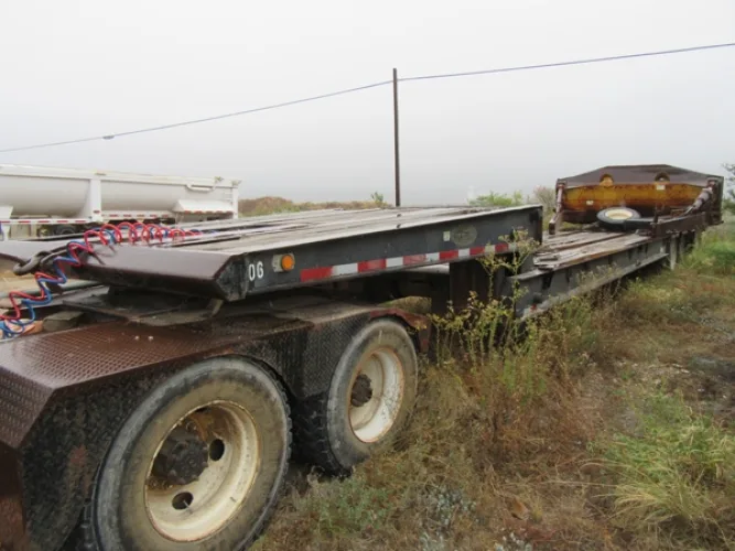 Photo #1 of McCLOSKEY VIBRATORY SCREENERS, CAT EXCAVATORS, CAT LOADERS, TRAILERS & MORE - MAVERICK AGGREGATES