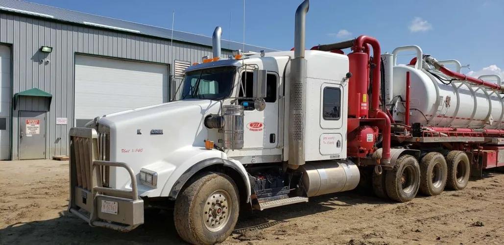 Photo #17 of SECOND IN A SERIES OF DLM OILFIELD SALES - MULTIMILLION-DOLLAR, MULTI-LOCATION AUCTION, INCLUDING: ROLLING STOCK, CONSTRUCTION, OILFIELD, GAS & ENERGY EQUIPMENT