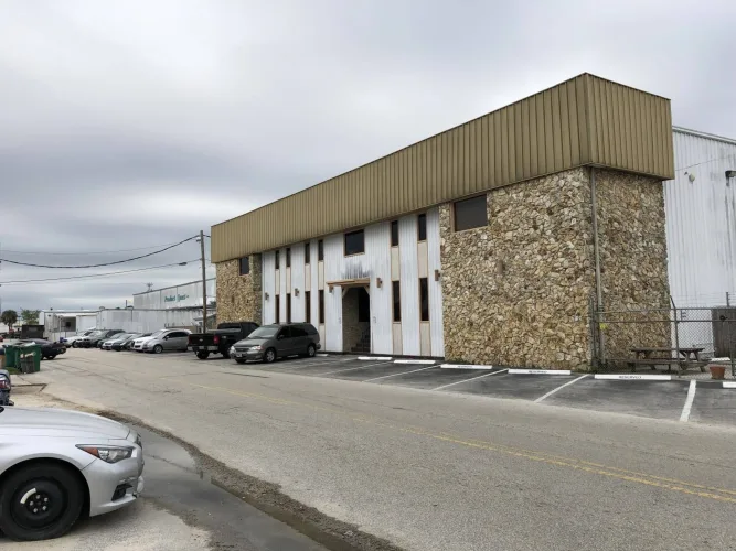 Photo #1 of REAL ESTATE FOR SALE OR LEASE - HOLLY HILL FL: 70,325 SF FACILITY, INCLUDING APPROXIMATELY 49,000 SF OF PRODUCTION, 14,000 SF OF WAREHOUSE & 7,000 SF OF OFFICE