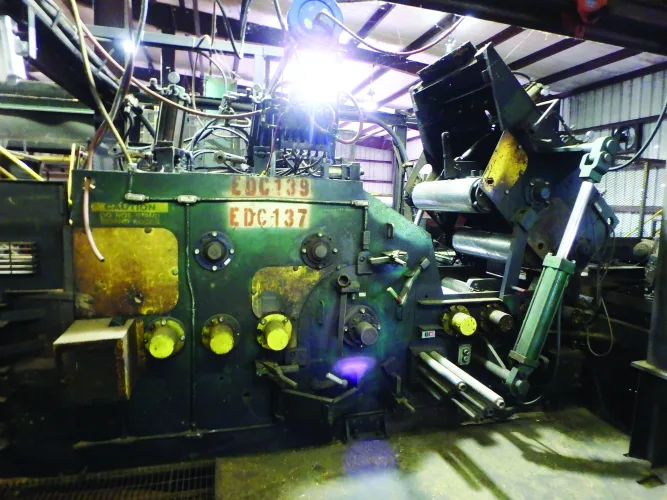 Photo #15 of SAWMILL AUCTION: 1994 NICHOLSON DEBARKER, HEADRIG & CARRIAGE, EDGERS, RESAWS, INFEED LOG HAUL & CUT OFF SAW, TIMBER SAW SYSTEM, PUSH PULL TRIMMER, CHIP SCREEN, BLOWER, FEEDER & VIBRATORY CONVEYOR & MUCH MORE - TWIN RIVERS CEDAR PRODUCTS LTD